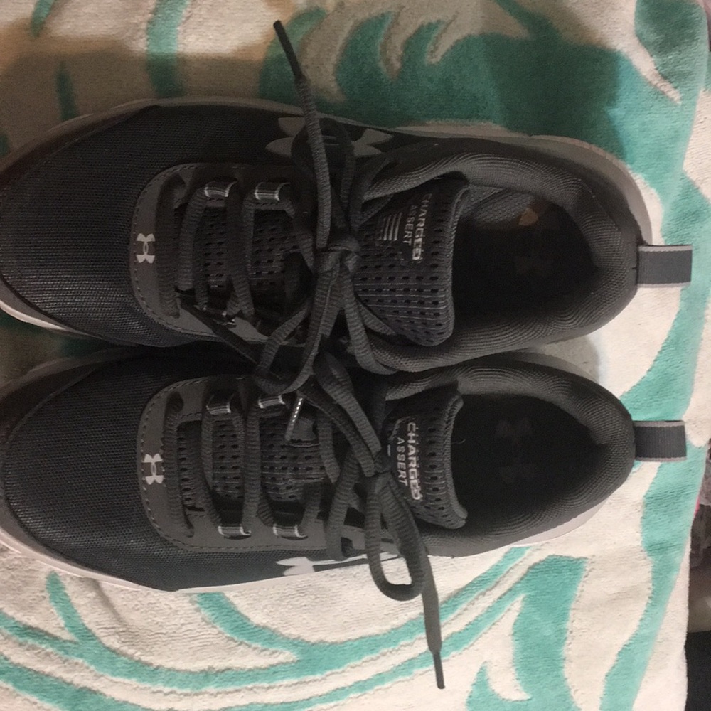 Under Armor Charged Assert Running Shoes